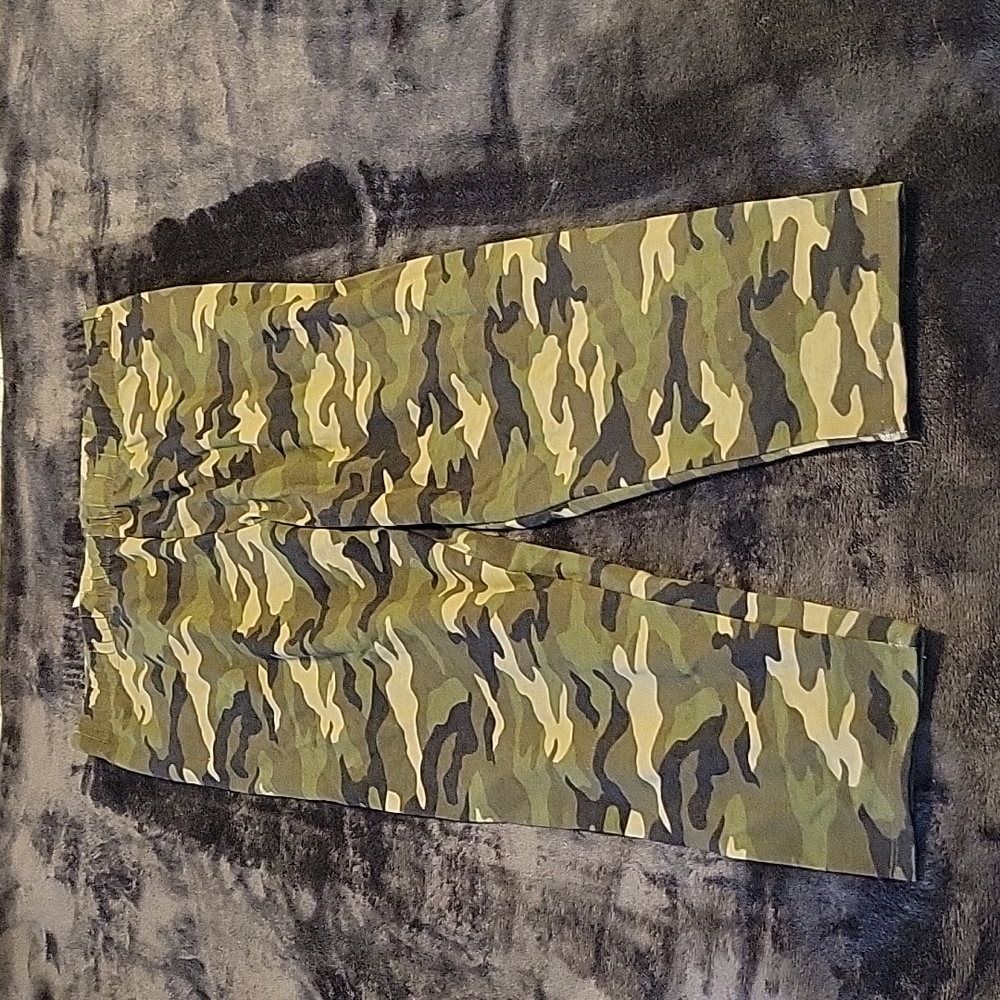 Camo Capri pants